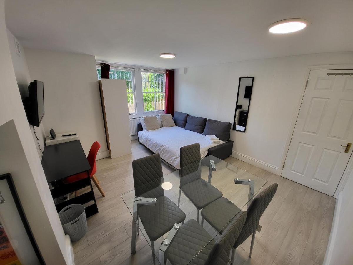 Cosy Apartment By Clapham South Underground! London Exterior photo