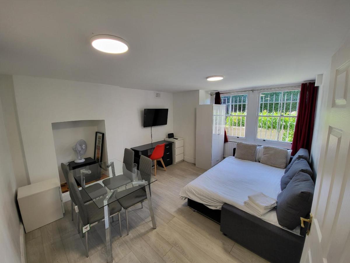 Cosy Apartment By Clapham South Underground! London Exterior photo